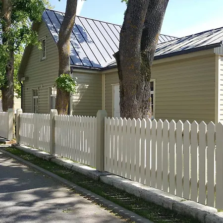 Family And Garden Lägenhet Kuressaare