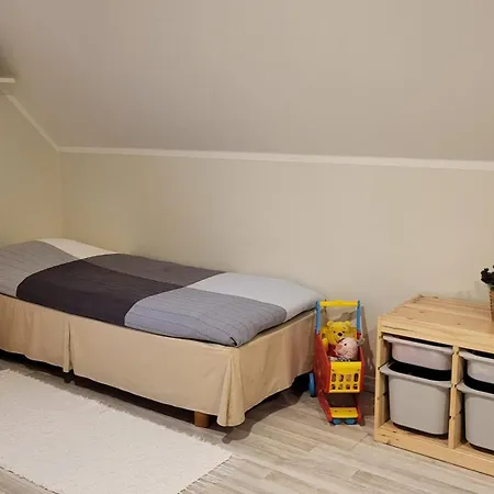 Apartment Family And Garden Kuressaare