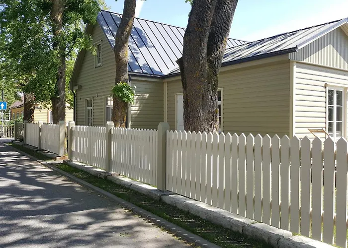 Family And Garden Apartament Kuressaare